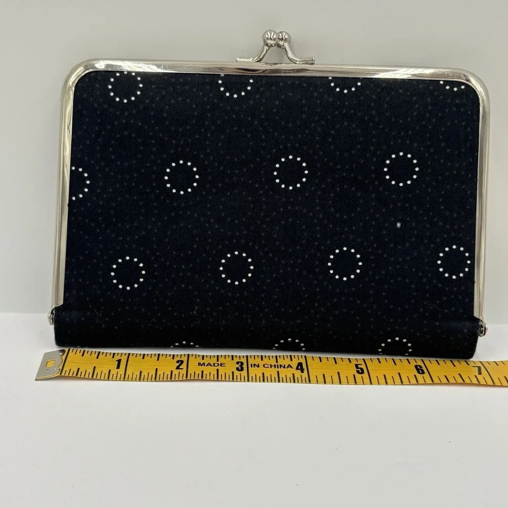 Thirty One Photo Wallet Dot Dot Clutch, Holds 4